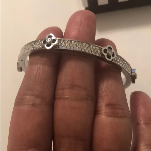 Henri Bendel Silver Bangle - Picture 4 of 6